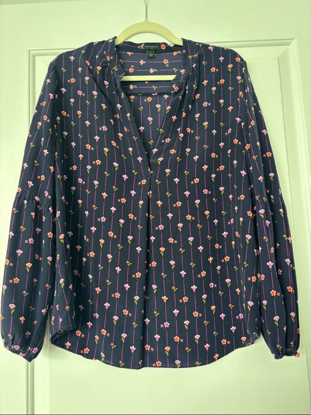 Silk Ann Taylor floral flowered blouse